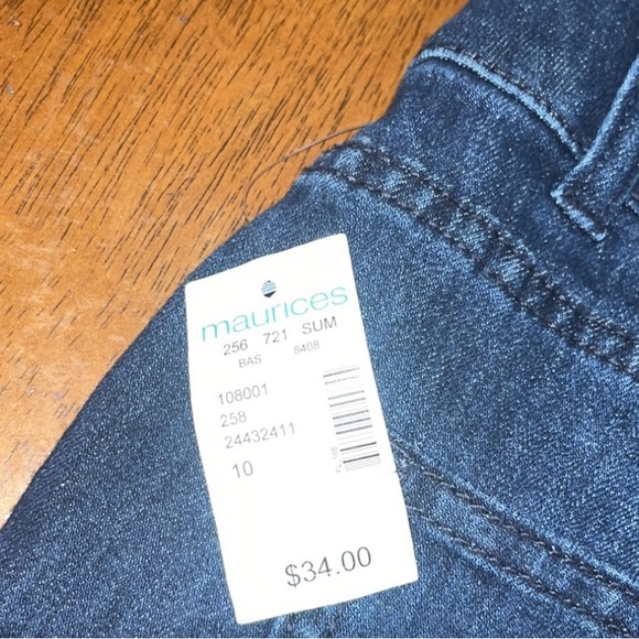 New Maurices jean shorts size 10 - Picture 9 of 9
